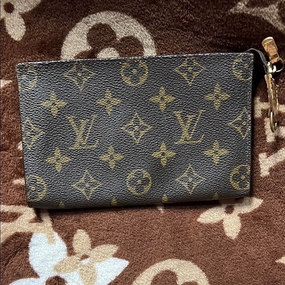 Louis Vuitton Monogram Key Pouch